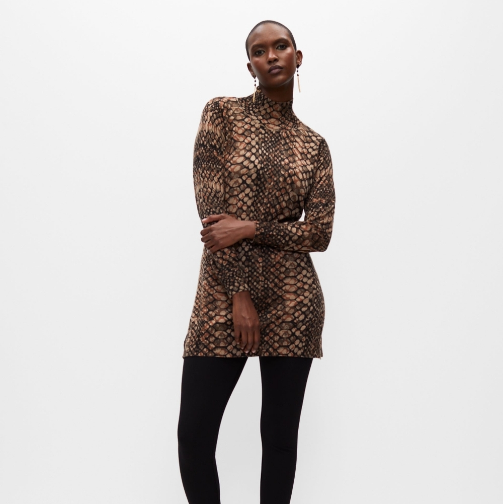 Snake Print Long Sleeve Turtleneck Sweater - Brown/Tan